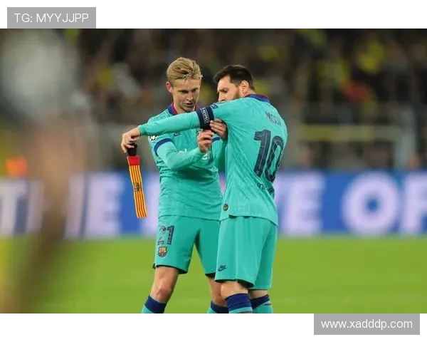 特别强壮的足球明星如何在赛场上展现力量与技巧的完美结合